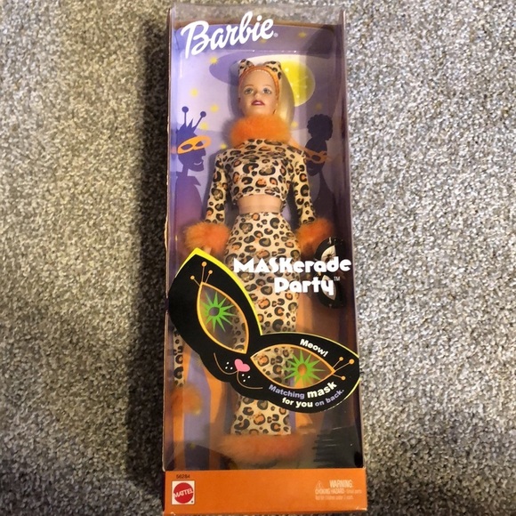 NIB Vintage Maskerade Barbie Halloween - Picture 3 of 4